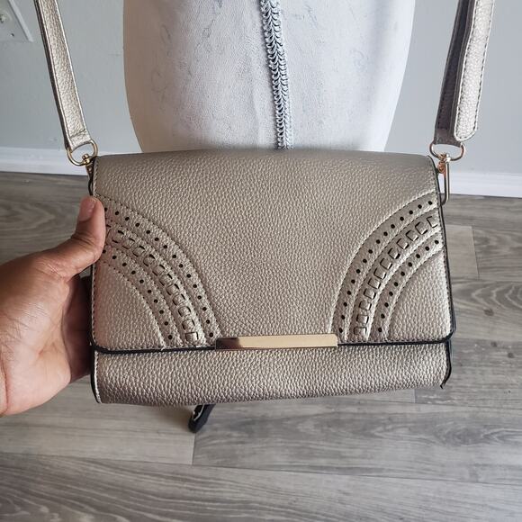 Women's Gold/Gray Metallic Faux Leather Crossbody Bag - Picture 2 of 6